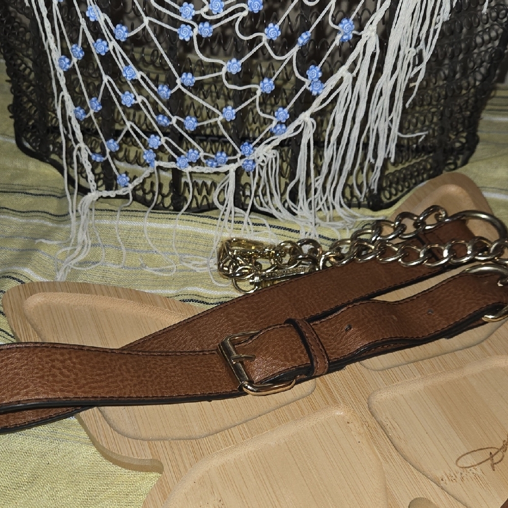 Steve Madden Tan Leatherette Chain-Accent Shoulder Bag - Picture 5 of 11